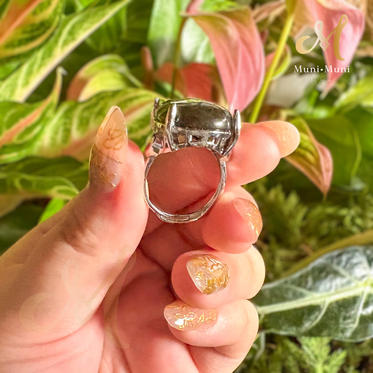 Hypersthene Big Oval Cut in Silver-Plated Ring