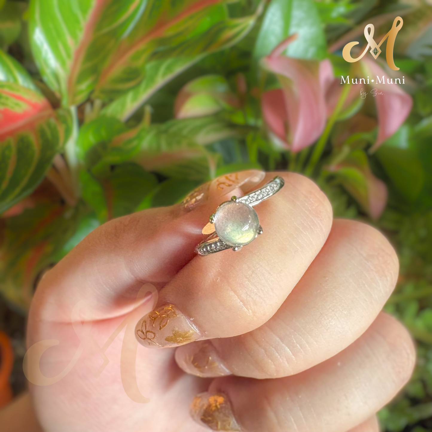 High Quality Labradorite Stud in Silver-Plated Ring