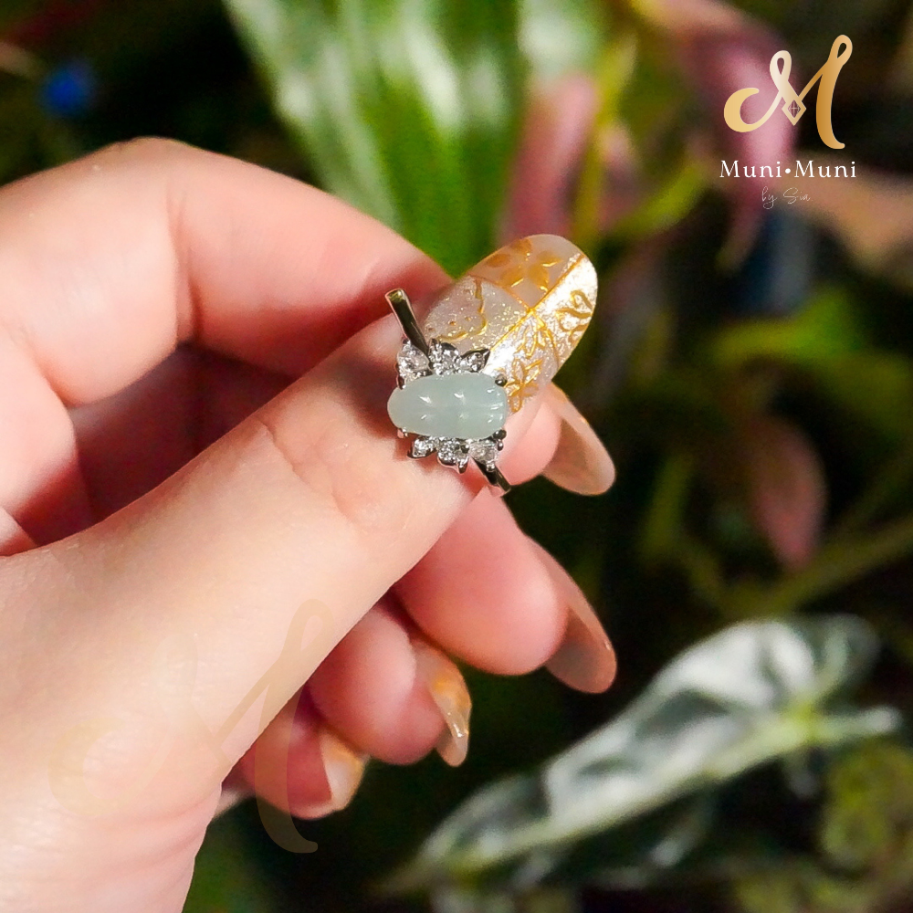 Light Jade Cabochon Cut in Silver Plated Ring