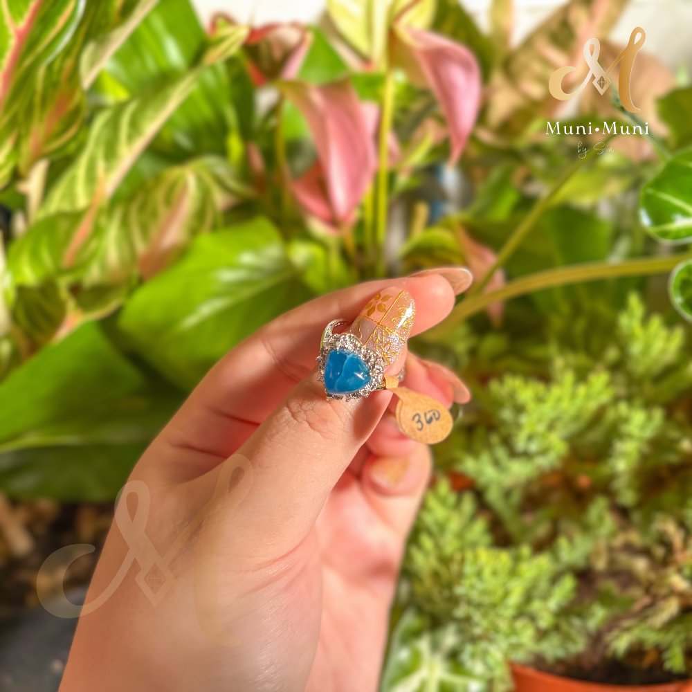 Blue Apatite Heart-Cut in Silver-Plated Ring
