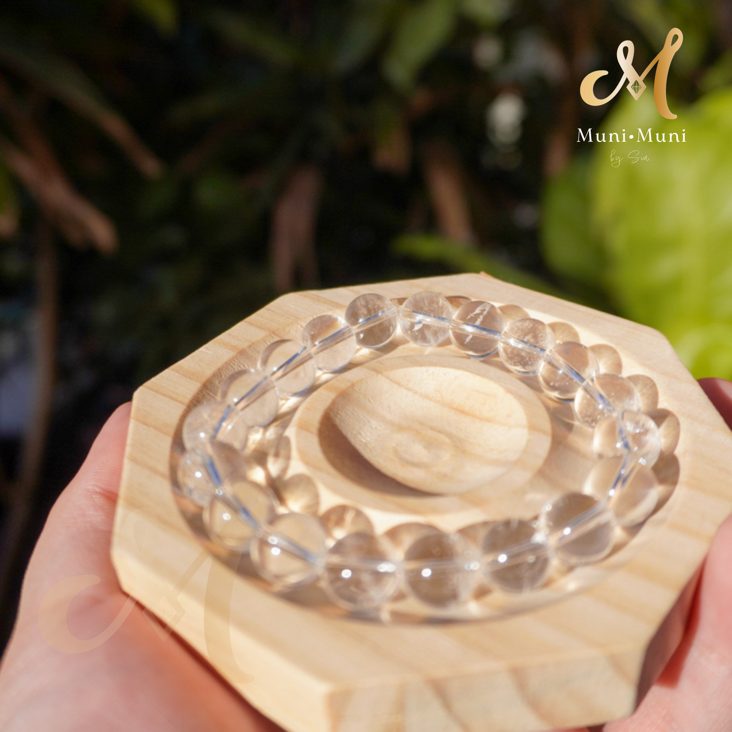 Clear Quartz: Top Quality 10mm Bracelet