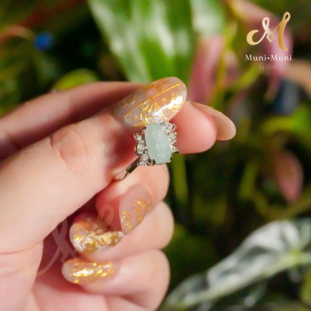 Light Jade Cabochon Cut in Silver Plated Ring