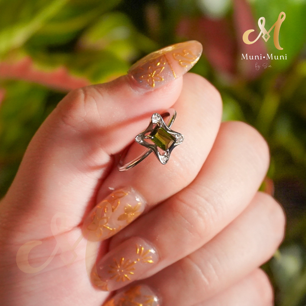 Emerald Rectangular Cut in Silver-Plated Ring