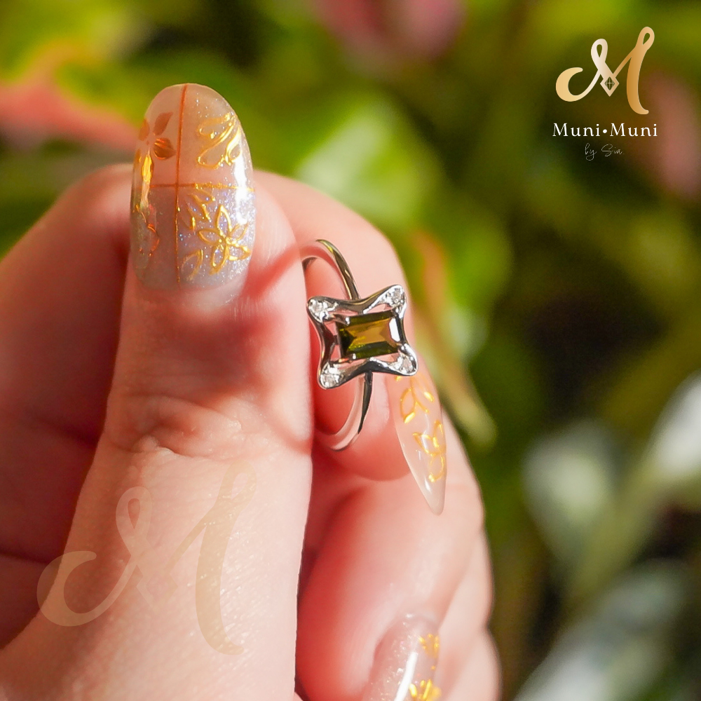 Emerald Rectangular Cut in Silver-Plated Ring