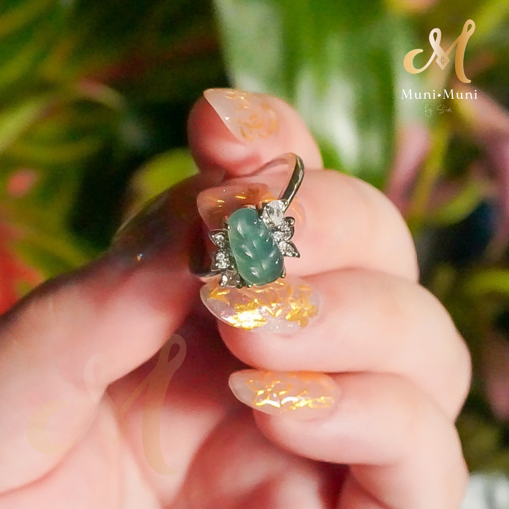 Dark Jade Cabochon Cut in Silver-Plated Ring