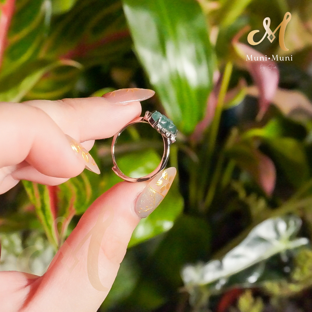 Dark Jade Cabochon Cut in Silver-Plated Ring