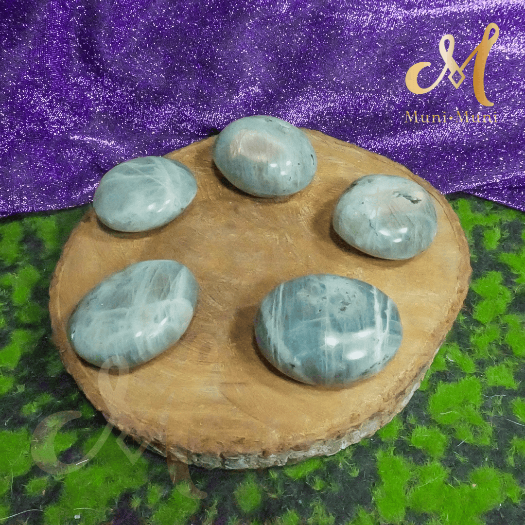 Labradorite Natural Crystal Palm Stone