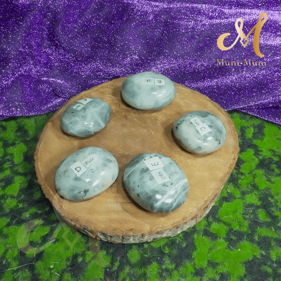 Labradorite Natural Crystal Palm Stone