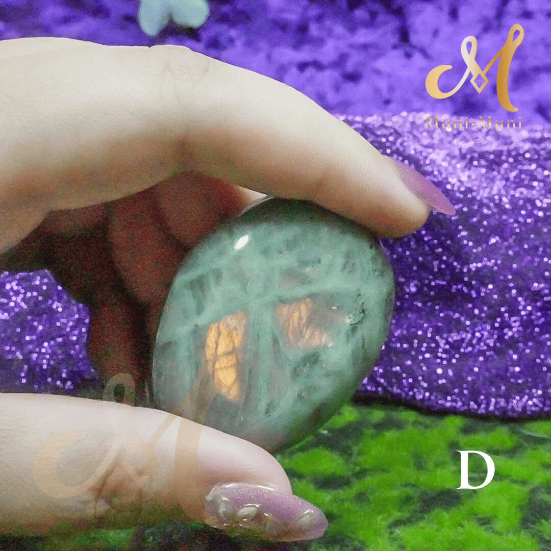 Labradorite Natural Crystal Palm Stone